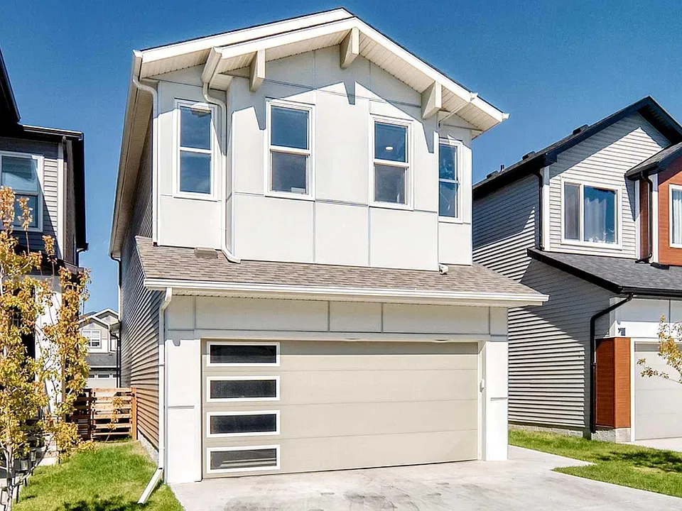 27 Belvedere Point SE