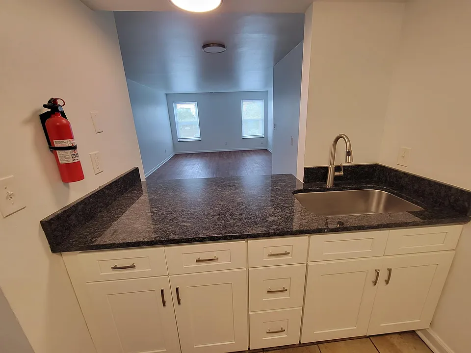 1660 N 4th St #3B