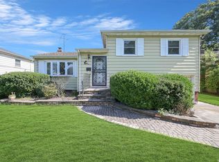 40 Conlon Rd, Roosevelt, NY 11575