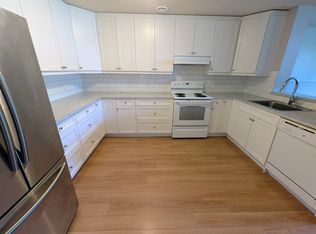 1611 A 24th Ave NW #2, Calgary, AB T2M1Y7