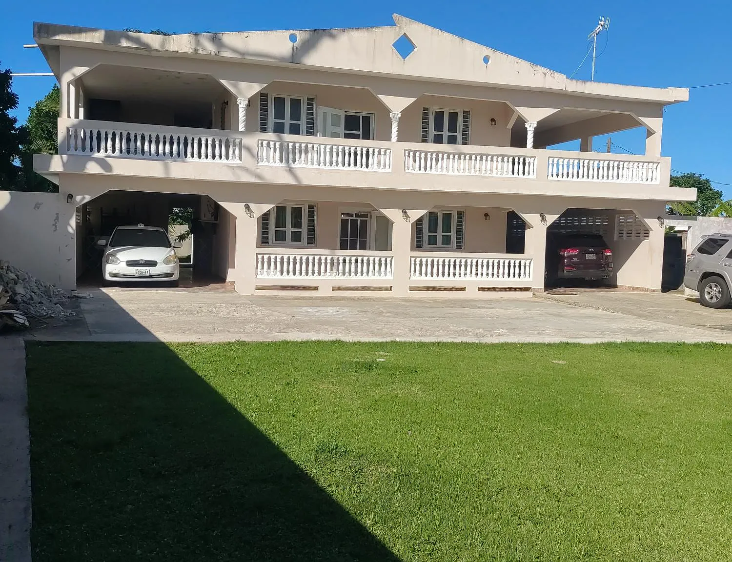 3 bed, 1.5 bath, 2500 sqft, $1,400 — Photo 2