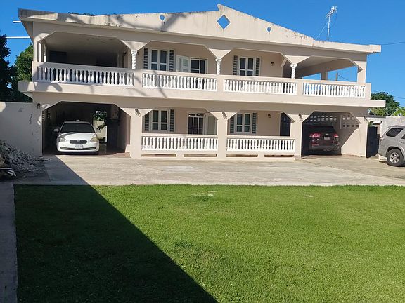 2nd image of 66B Azucena #1