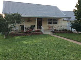 111 N Cedar St, Seiling, OK 73663