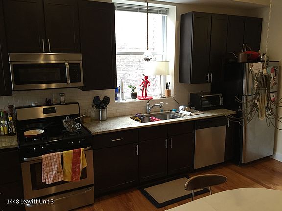3rd image of 1448 N Leavitt St #1677843
