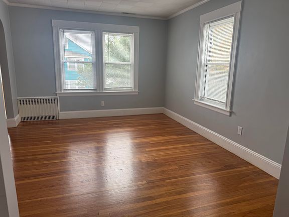 5th image of 96 Bowen Ave #2