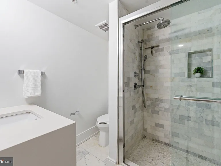 1465 Harvard St NW #B101 — Photo 12