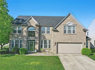 1454 Woodfield Dr, Greenwood, IN