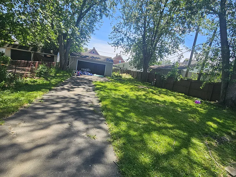 3868 Washington Park Blvd — Photo 3