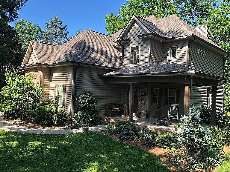 1320 Whitower Dr — Photo 21