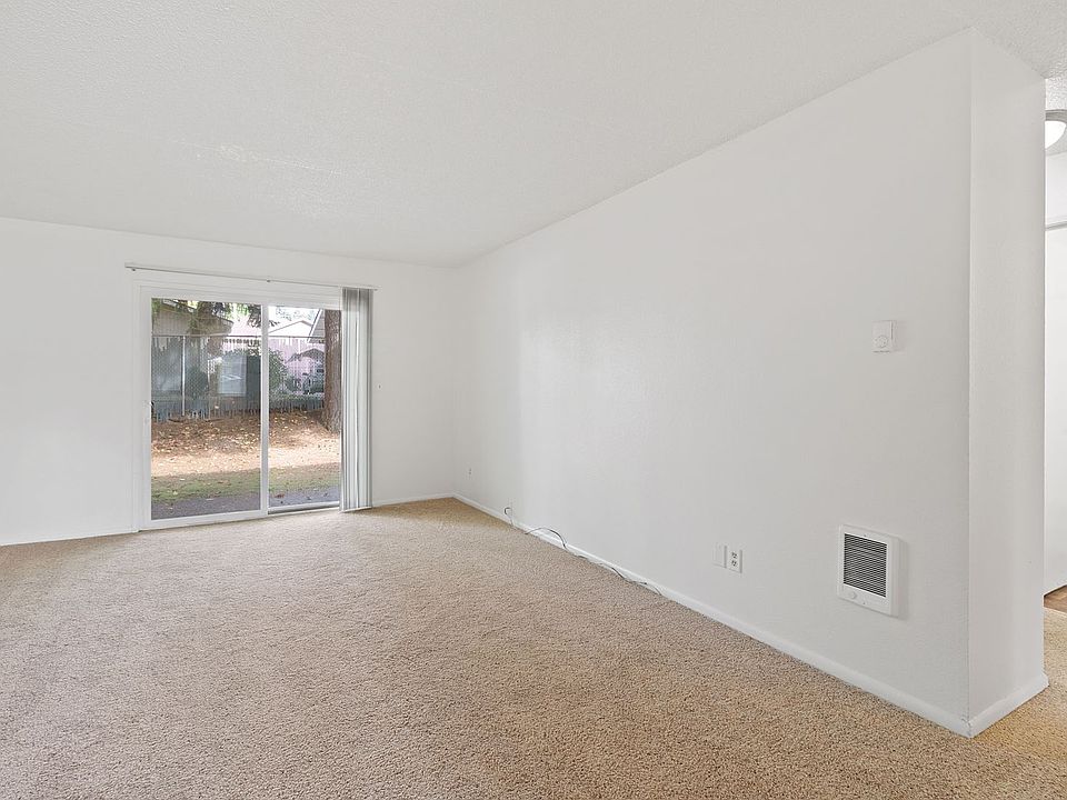 Hill Villa Apartments - 801 N Garrison Rd Vancouver, WA | Zillow