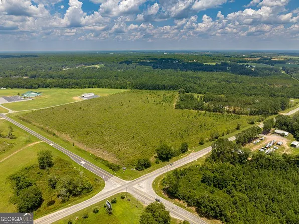 697 Benjamin H Hill Dr W, Fitzgerald, GA 31750
