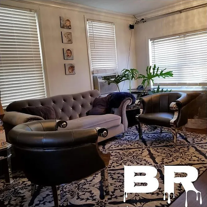 3 bed, 3.0 bath, 1207 sqft, $5,280 — Photo 2