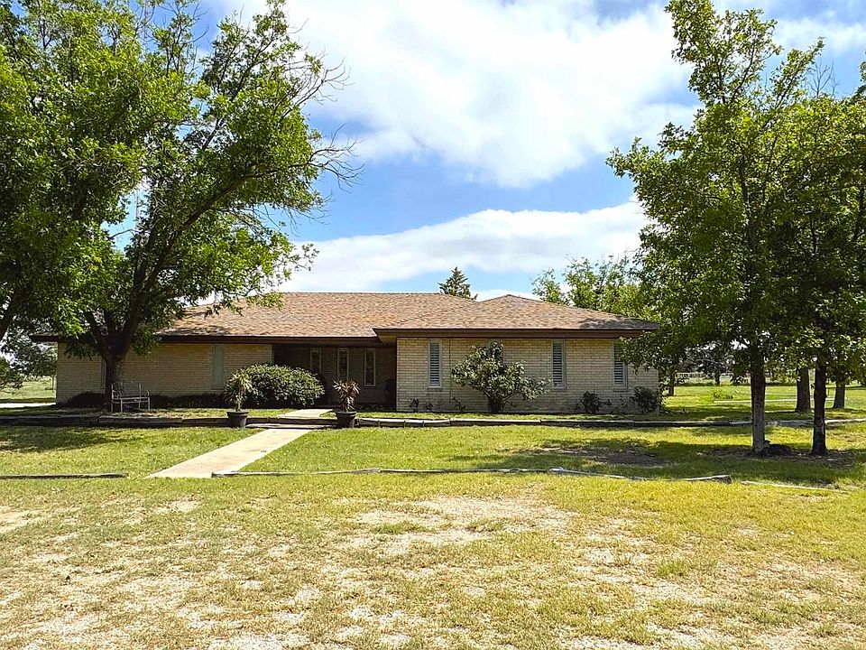 1st image of 605 S Country Club Dr