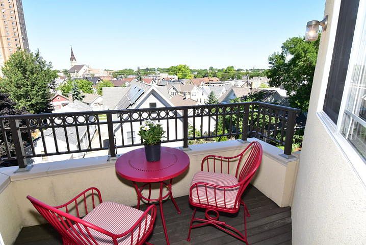 1st image of 1619 N Farwell Ave APT 309