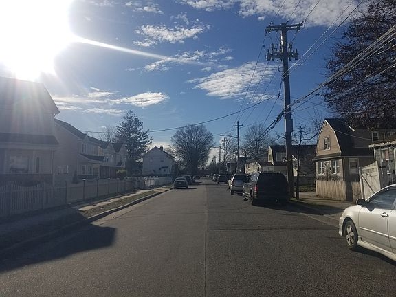 4th image of 203 Harvard St