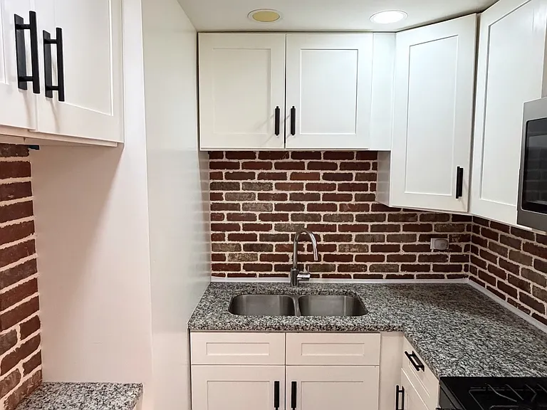 7306 N Winchester Ave #301 — Photo 9