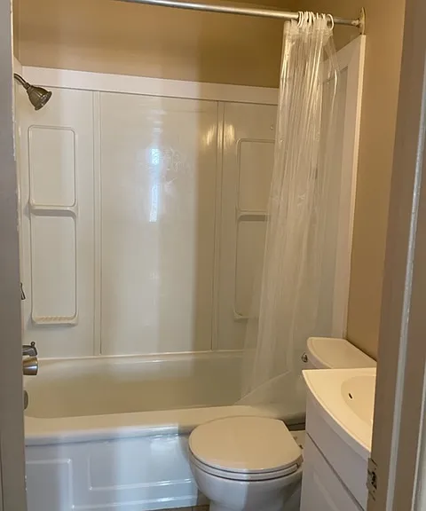 2219 Smith St #1 — Photo 9