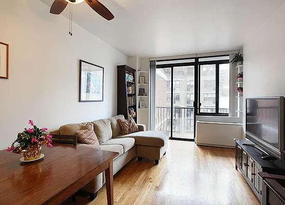 Sold by Warburg | media 11