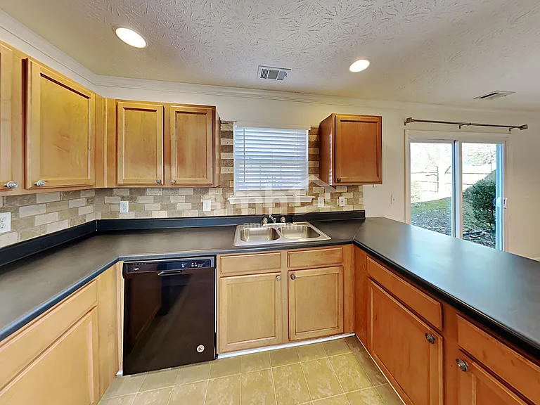 218 Wild Flower Ln — Photo 5
