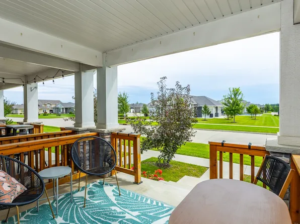 1203 S 91st St, West Des Moines, IA 50266