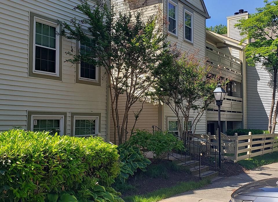 1st image of 2237 Lovedale Ln APT G