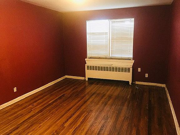 Large Bedroom