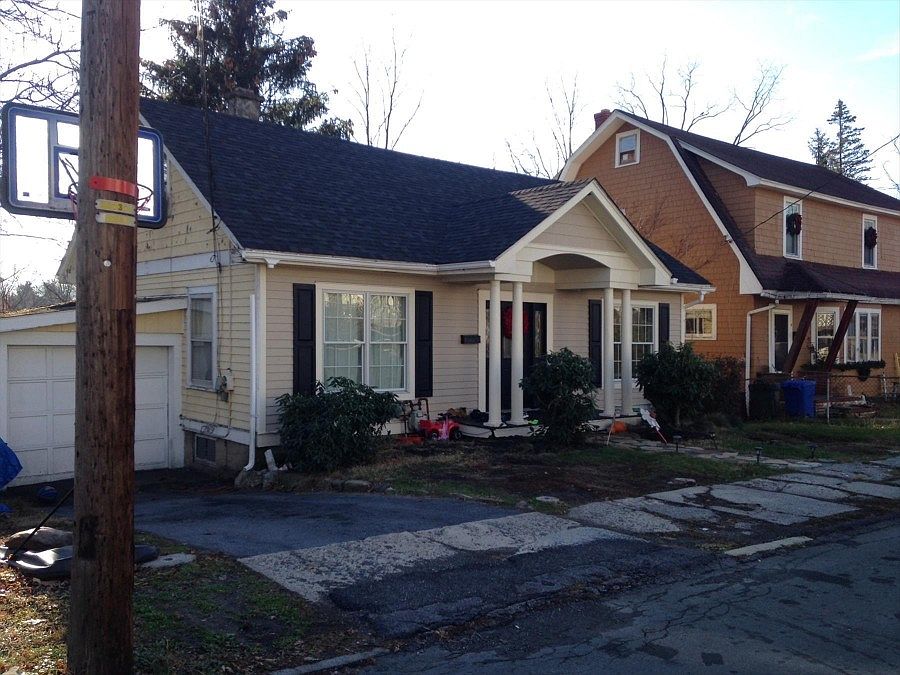 2nd image of 6 Woods Pl