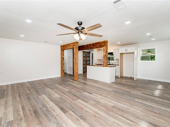 5th image of 32212 Tom Warner Rd
