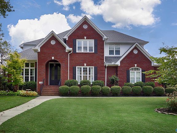 2nd image of 3126 Haddonstone Dr SE