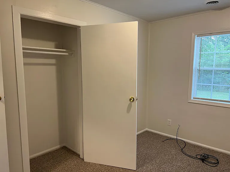 915 Shumway Ave — Photo 22