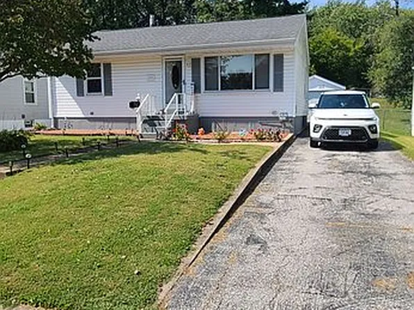3325 Marmary Ln, Saint Ann, MO 63074