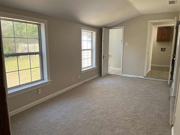 5th image of 262 Seminole St