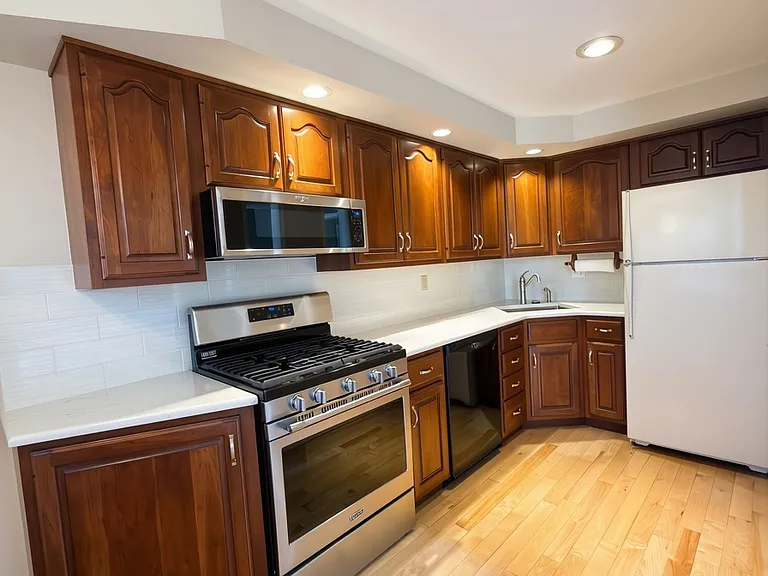 5220 Gramercy Dr — Photo 7