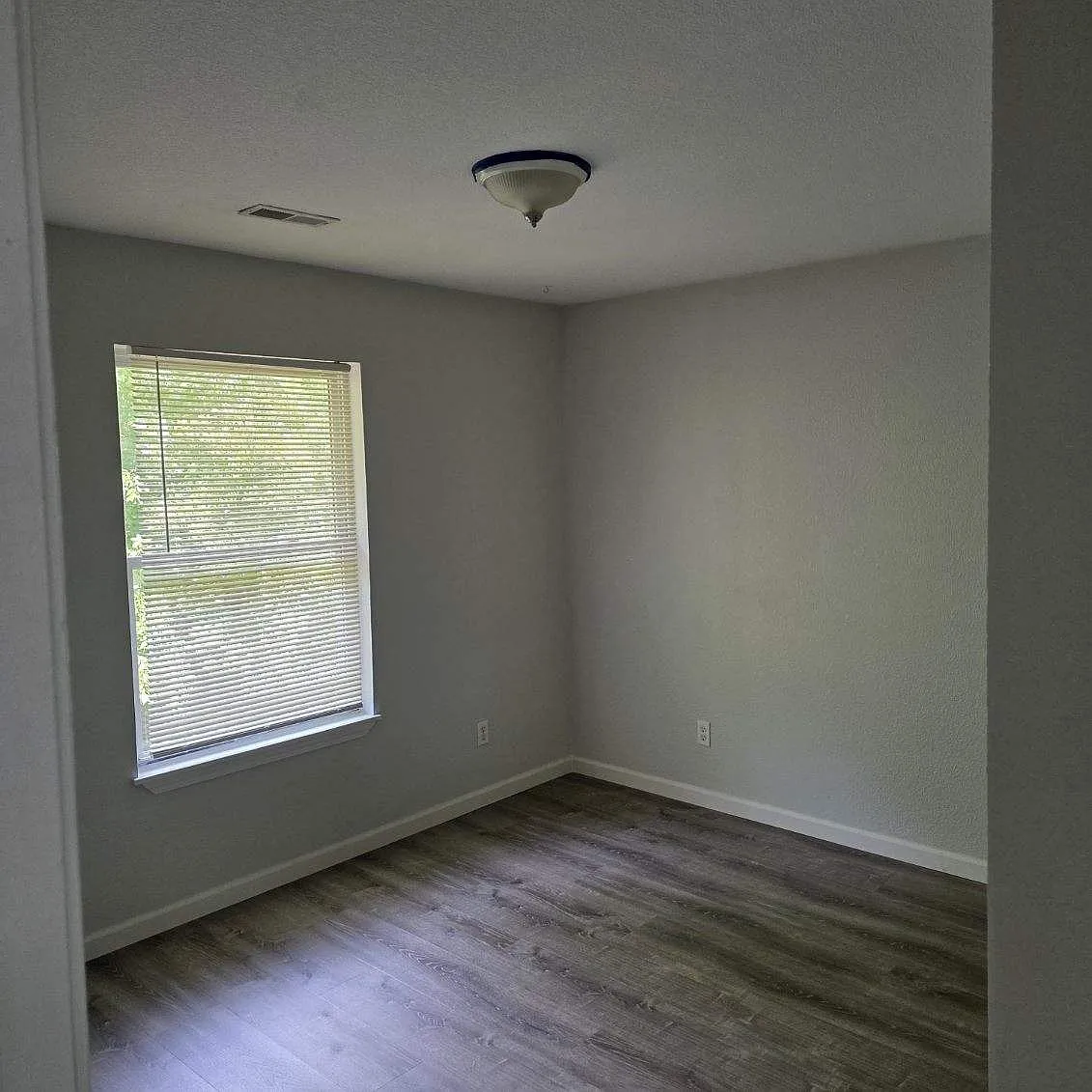 2 bed, 1030 sqft, $1,050 — Photo 4
