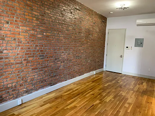 Rented by Premier Metro Realty Corp | media 17