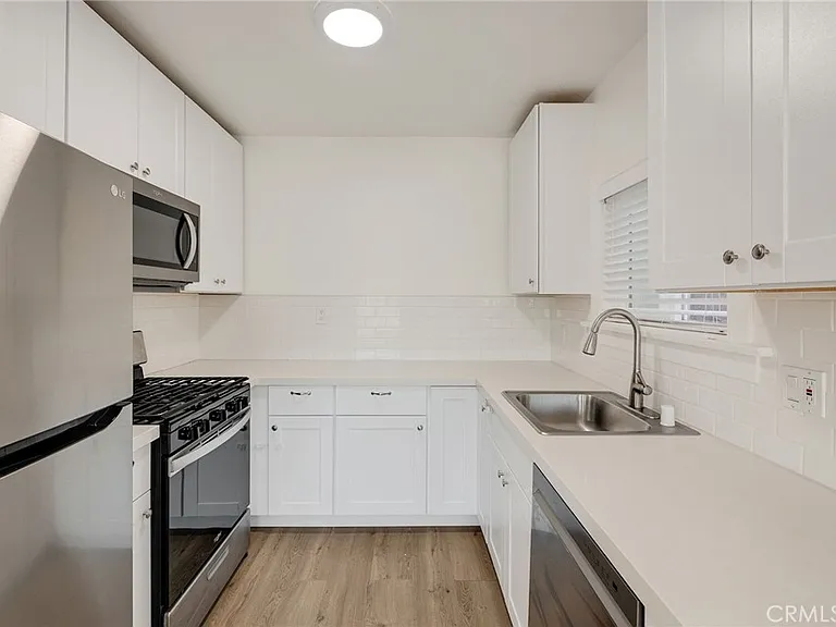 2216 Maricopa St — Photo 12