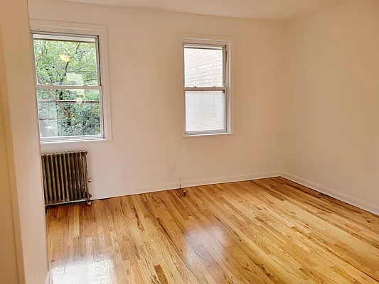 Rented by MCR Realty | media 6