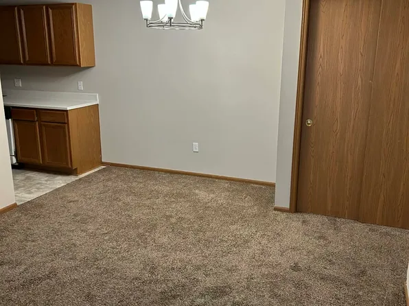 5013 S 136th St #303, Omaha, NE 68137