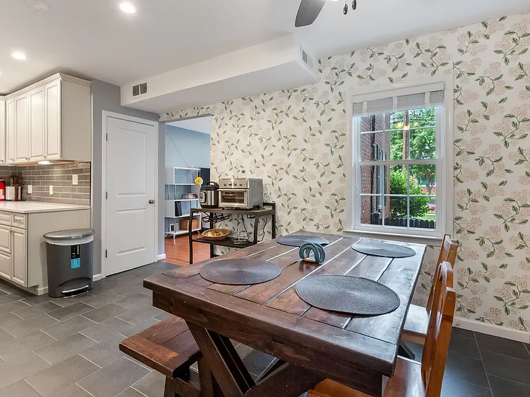 1225 S Buchanan St — Photo 12