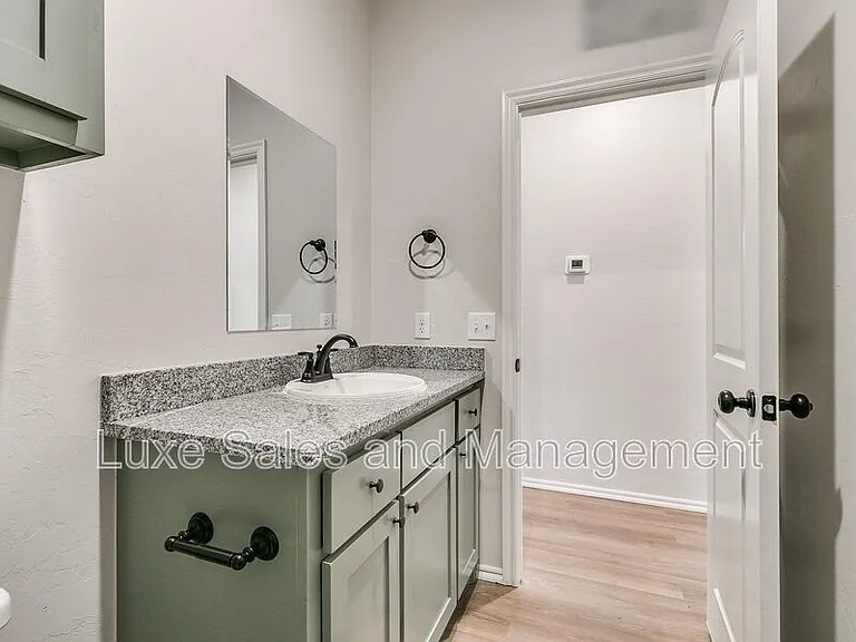 8012 NW 105th St — Photo 14