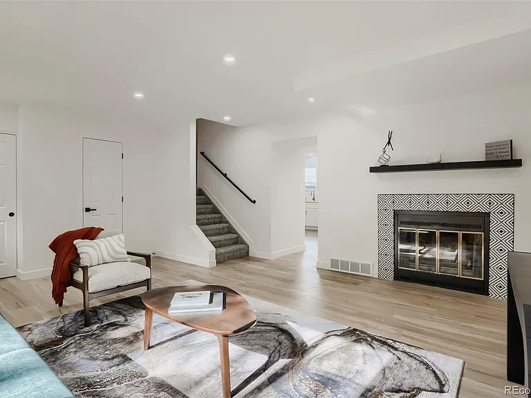 9276 E Mansfield Ave — Photo 5