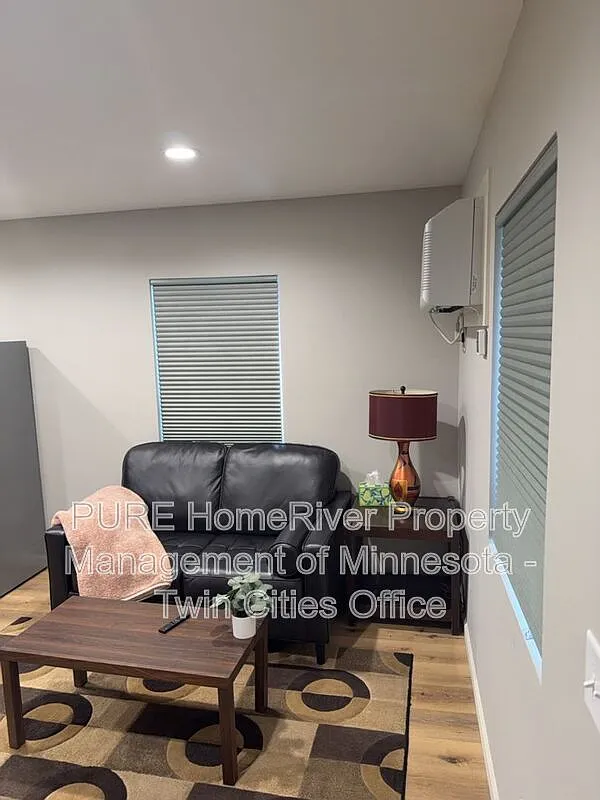 1 bed, 1.0 bath, 528 sqft, $1,275 — Photo 3