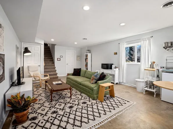 103 Maple St #B, Bella Vista, AR 72714