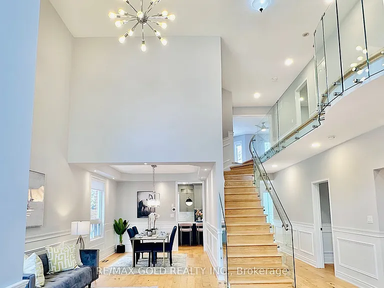2293 Woodcrest Dr — Photo 3