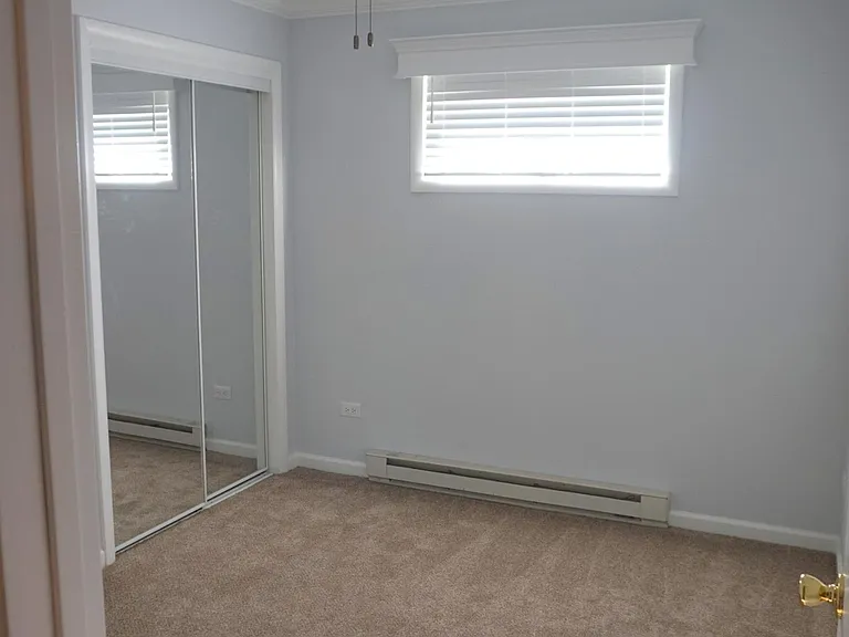 100 N Griffin St #8 — Photo 5