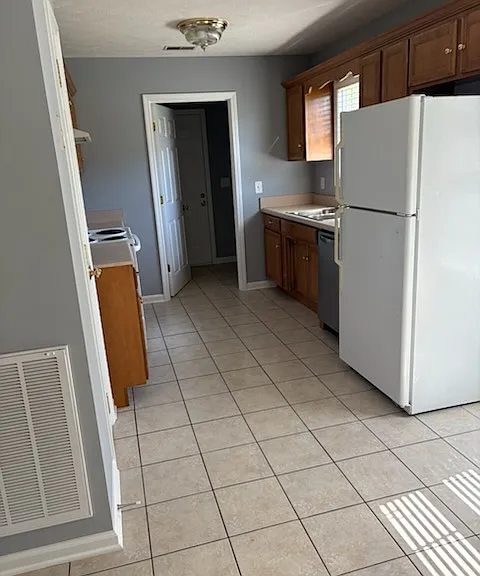 598 Clear Cir — Photo 6