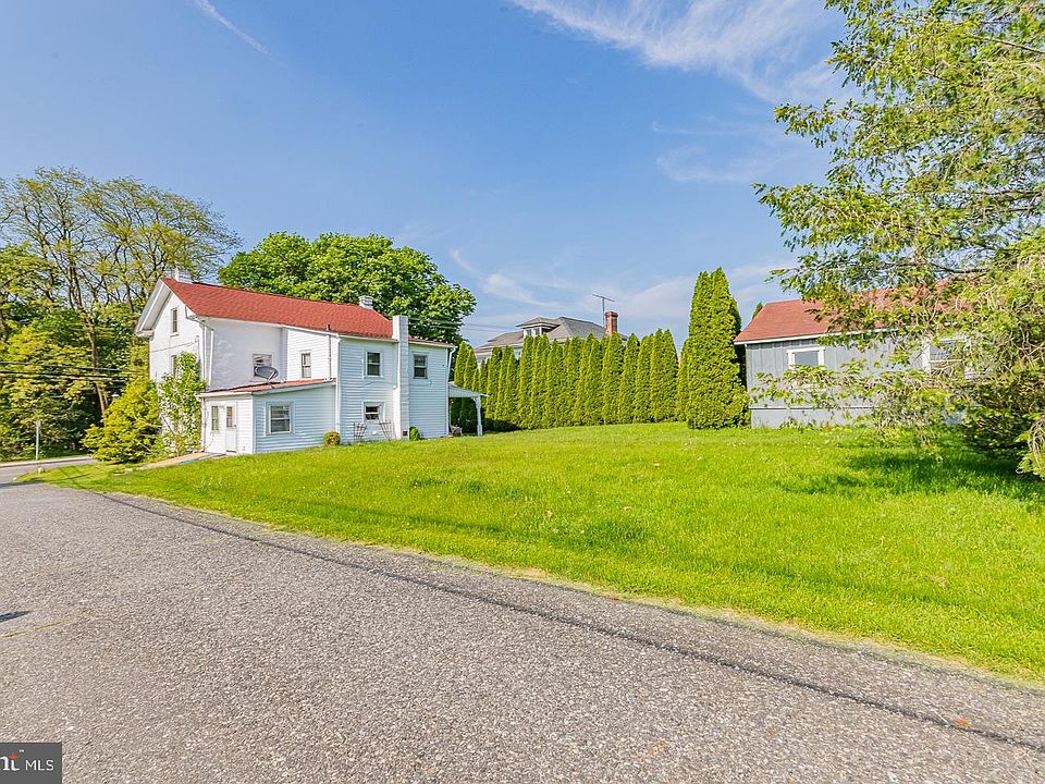 33 W Main St, Elverson, PA 19520 Zillow