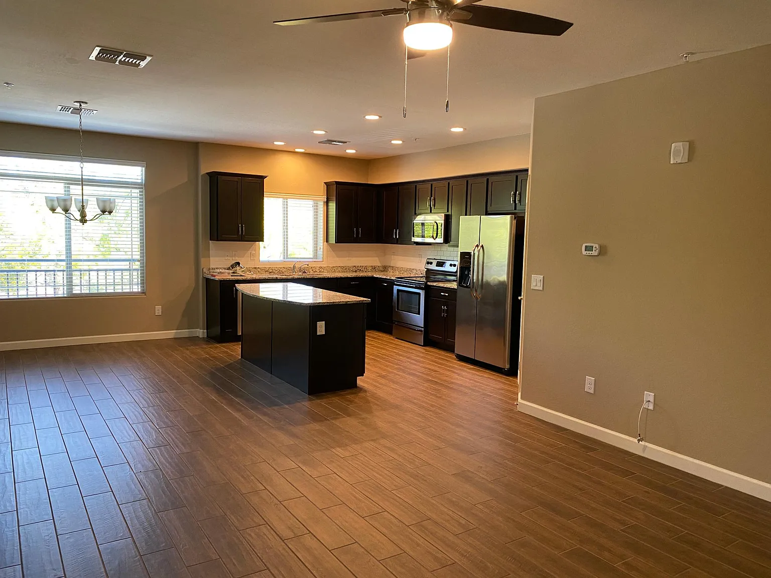 3 bed, 2.5 bath, 1485 sqft, $2,200 — Photo 4