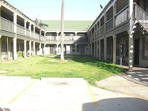 1st image of 1006 N Mariposa Ave APT 104