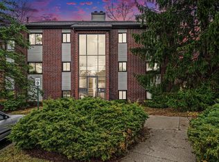 3294 Devonwood Dr NE #B, Grand Rapids, MI 49525